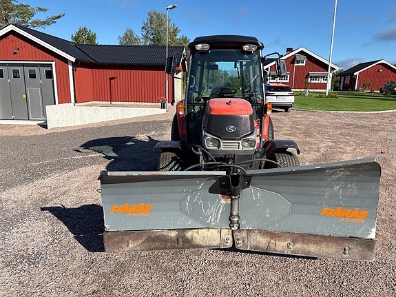 Kompakttraktor KUBOTA L4240 2 of 6