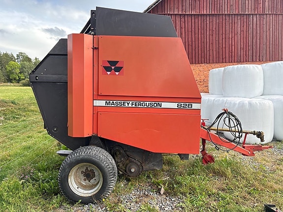 Balpress Massey Ferguson MF 828 2 of 6