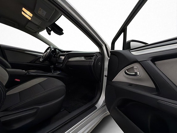 Toyota Avensis 25 of 30