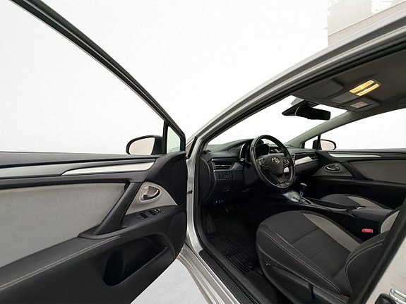 Toyota Avensis 11 of 30