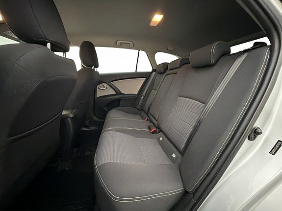 Toyota Avensis 28 of 30