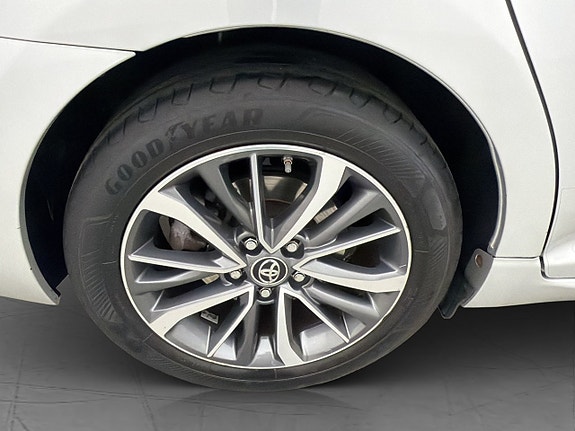 Toyota Avensis 30 of 30