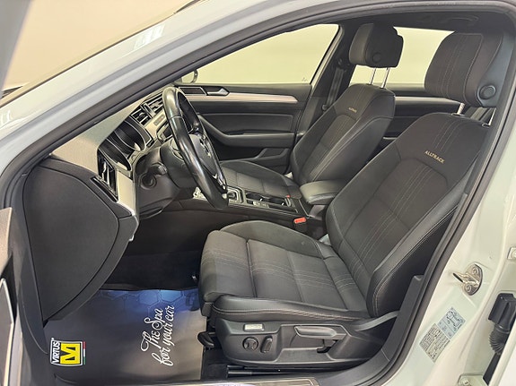 Volkswagen Passat Alltrack 10 of 17