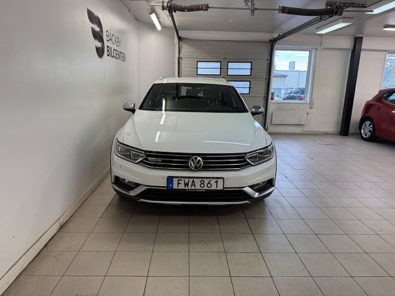 Volkswagen Passat Alltrack 8 of 17