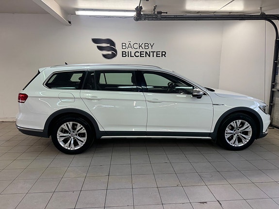 Volkswagen Passat Alltrack 6 of 17