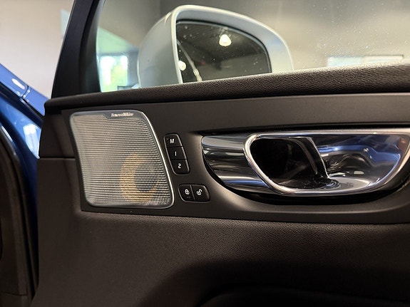 Volvo XC60 17 of 30