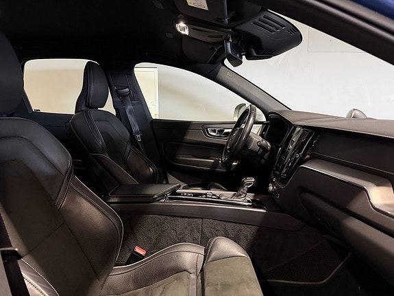 Volvo XC60 19 of 30