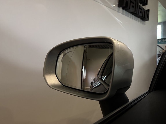 Volvo XC60 14 of 30