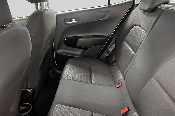 Kia Picanto 9 of 14