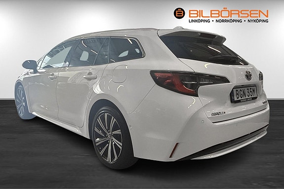 Toyota Corolla 6 of 18