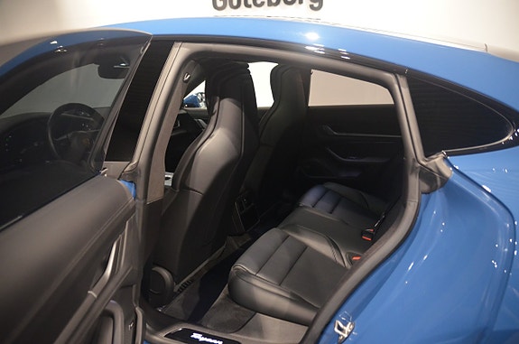 Porsche Taycan 4S 13 of 23