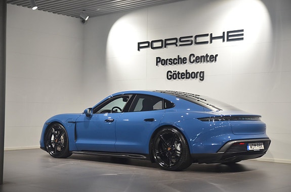 Porsche Taycan 4S 5 of 23