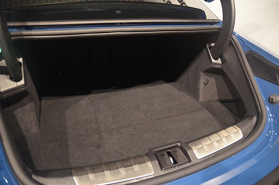 Porsche Taycan 4S 14 of 23