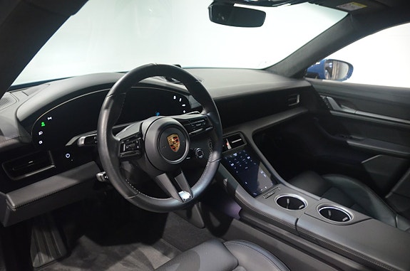 Porsche Taycan 4S 11 of 23