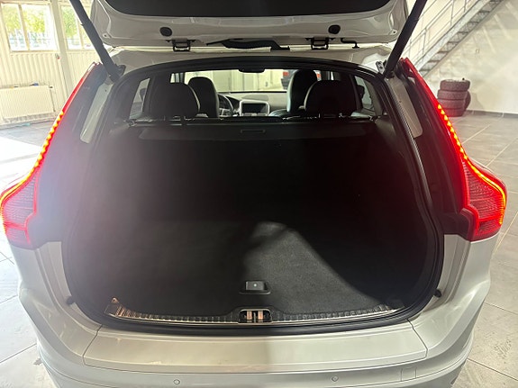 Volvo XC60 9 of 14