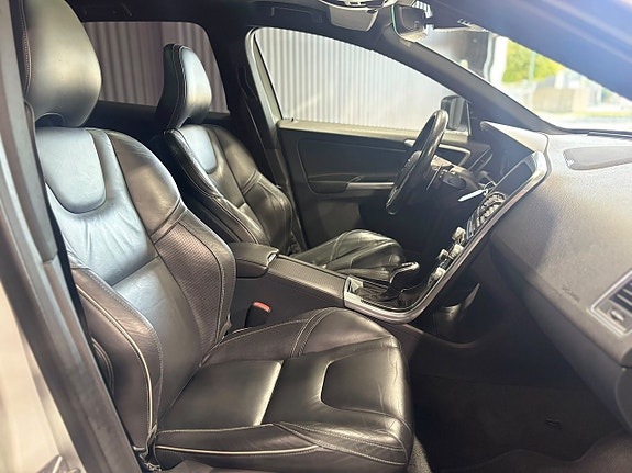 Volvo XC60 12 of 14