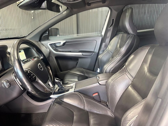 Volvo XC60 10 of 14