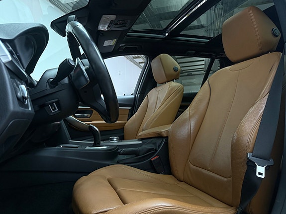 BMW 330i 7 of 22