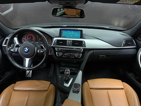 BMW 330i 9 of 22