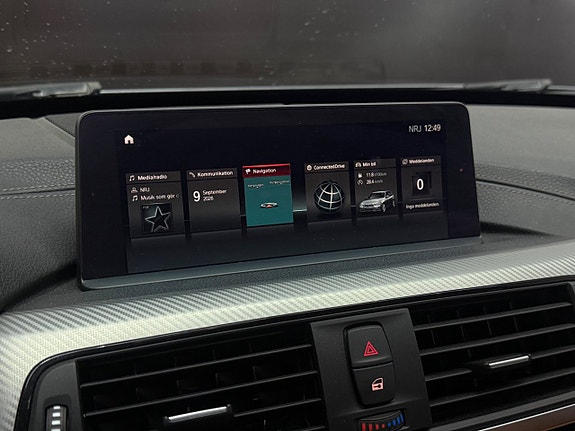 BMW 330i 12 of 22
