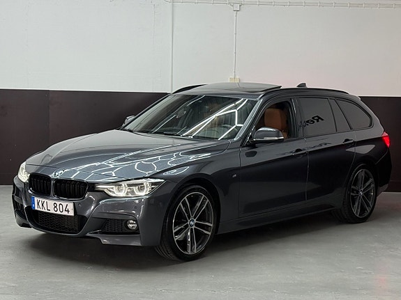 BMW 330i 4 of 22