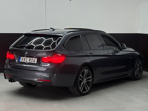 BMW 330i 22 of 22
