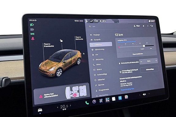 Tesla Model Y 28 of 30