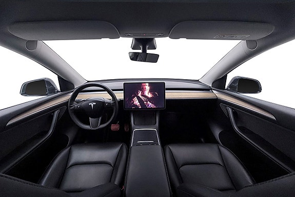 Tesla Model Y 18 of 30