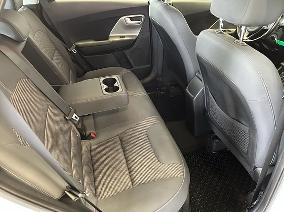 Kia Niro 14 of 26