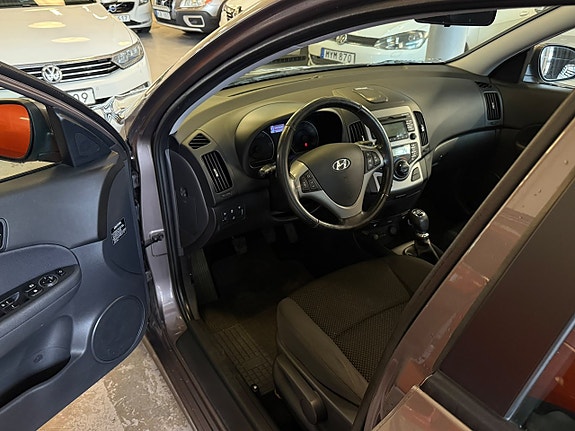 Hyundai i30 8 of 15