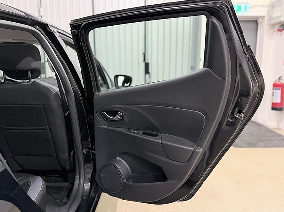 Renault Clio 20 of 24