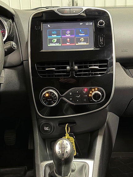 Renault Clio 14 of 24