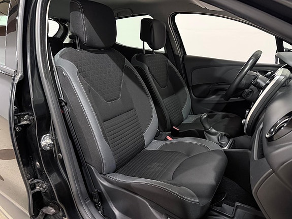 Renault Clio 24 of 24