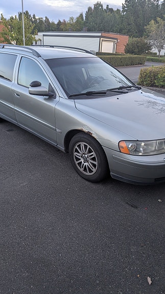 Volvo V70 3 of 8
