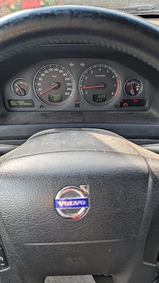 Volvo V70 6 of 8
