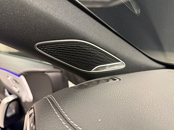 Mercedes-Benz CLA35 8 of 18