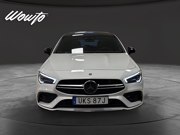 Mercedes-Benz CLA35 2 of 18