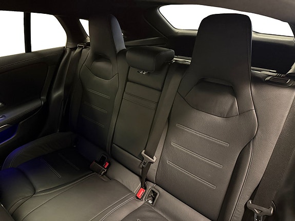 Mercedes-Benz CLA35 10 of 18