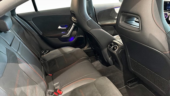 Mercedes-Benz CLA200 5 of 12