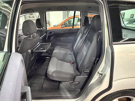 Opel Zafira 12 of 20