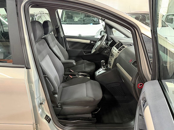 Opel Zafira 10 of 20