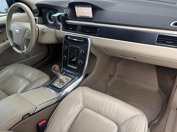 Volvo XC70 10 of 16