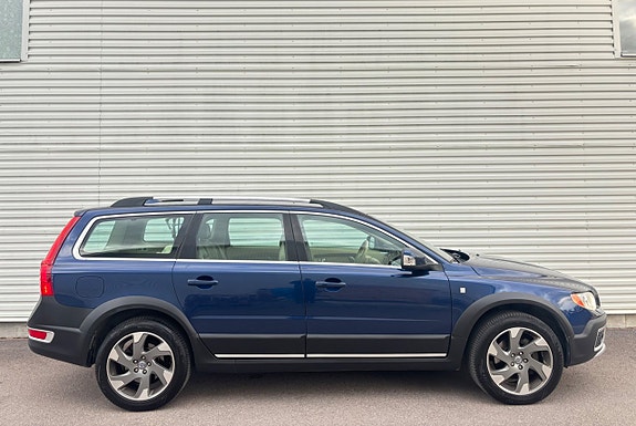 Volvo XC70 4 of 16