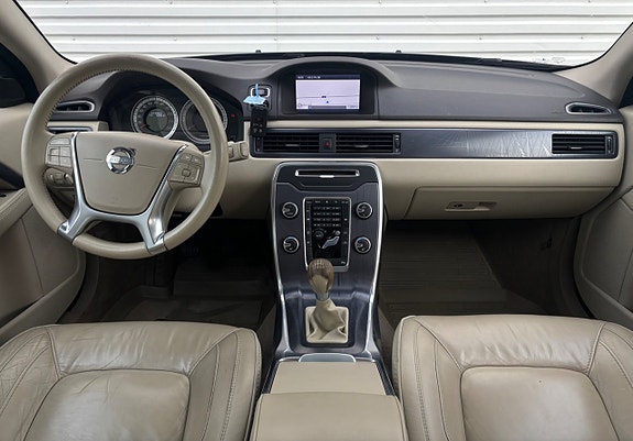 Volvo XC70 8 of 16