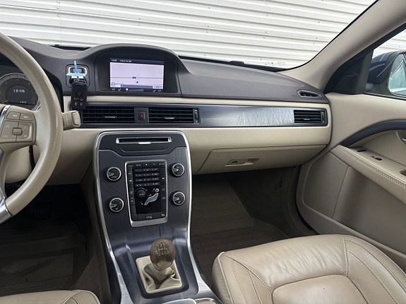 Volvo XC70 16 of 16