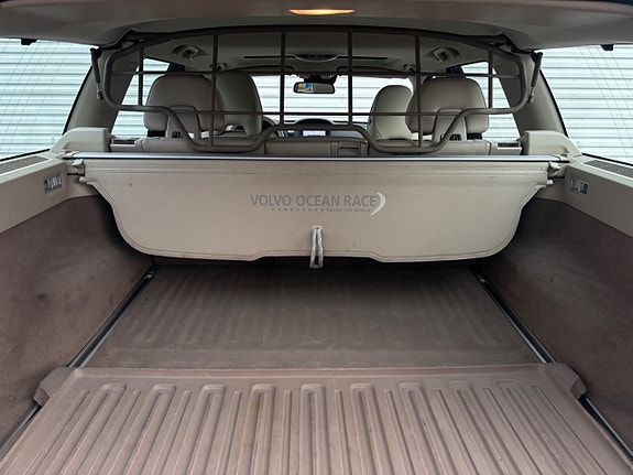 Volvo XC70 14 of 16