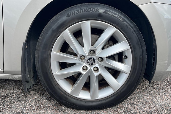 Skoda Superb 10 of 30