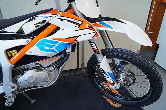 KTM Freeride E-SX "SOM NY!" 8 of 11