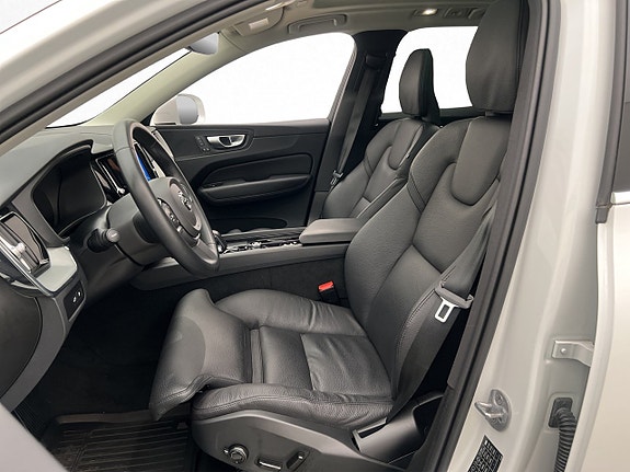 Volvo XC60 15 of 30