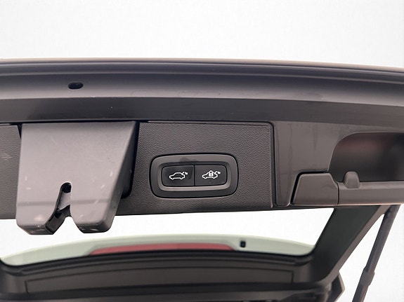 Volvo XC60 12 of 30